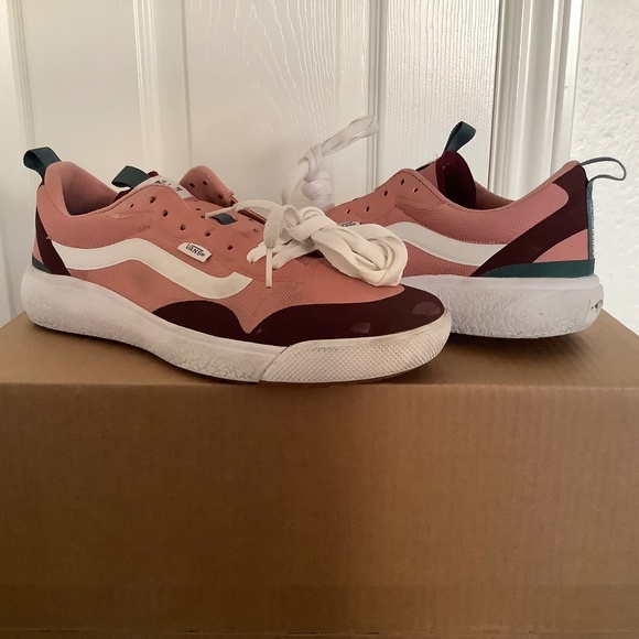 USED Mens 10/Wmns 11.5 Vans Ultrarange EXO Rose Dawn/True Wht Skateboard Shoes - Picture 1 of 7